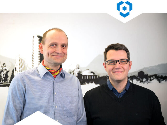 Frank Rub und Sebastian Kratz von Qwasaa freuen sich auf Ihre Kontaktaufnahme Buchen Sie ein Erstgespräch mit Frank Rub oder Sebastian Kratz von Qwasaa zur Bewertung und Modernisierung von gewachsener Gerätesoftware